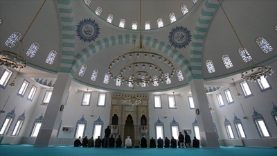 Yıllara meydan okuyan camiler Ramazan'a hazır