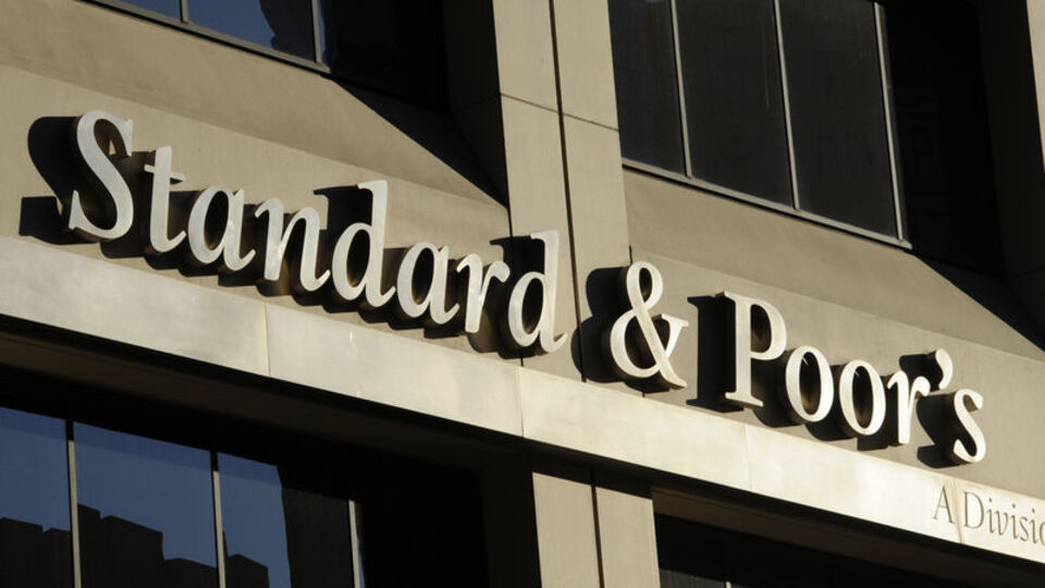 S&P, TL cinsi kredi notunu düşürdü