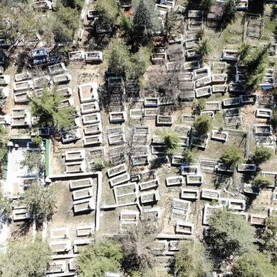 Mezarlıkta kıble tartışması!