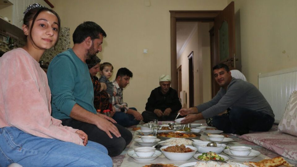 İlk iftar Şemdinli'de açıldı