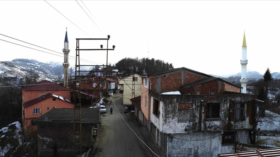 Oruçlarını 1 dakika arayla açıyorlar