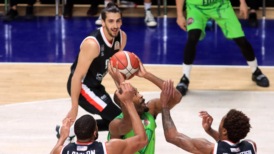 Beşiktaş, TOFAŞ'a kaybetti