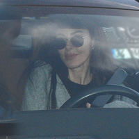 Yüzünü gizlemeye çalıştı!