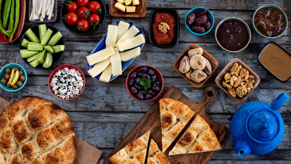 Sahursuz iftar o hastalıklara davetiye çıkarıyor!