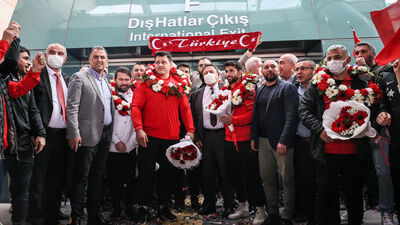 Şampiyonlara coşkulu karşılama