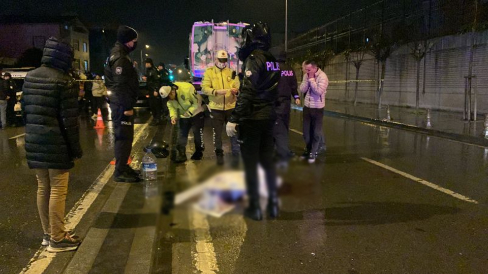 Çöp kamyonuna çarpan motosikletin sürücüsü öldü