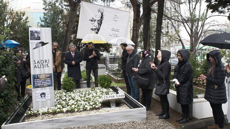 Doğum gününde kabri başında anıldı
