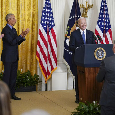 Obama'dan Biden'a "Başkan Yardımcısı" şakası