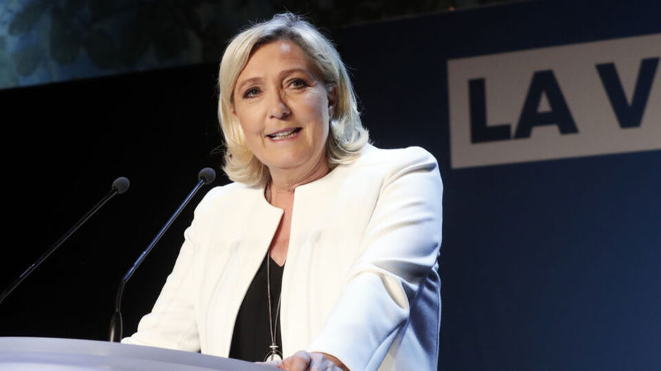 Macron ile Le Pen arasında fark kapanıyor