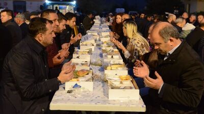 3 bin kişi aynı sofrada iftar açtı