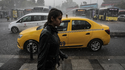 Meteoroloji'den fırtına ve sağanak uyarısı!