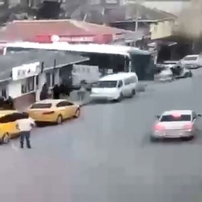 Kan donduran görüntü! 2 kişi yaralandı