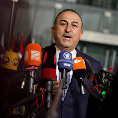 Bakan Çavuşoğlu'ndan önemli açıklamalar