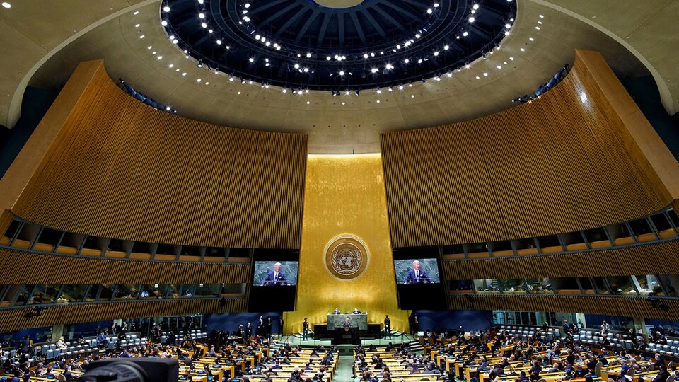 Rusya'nın İnsan Hakları Konseyi üyeliği askıya alındı