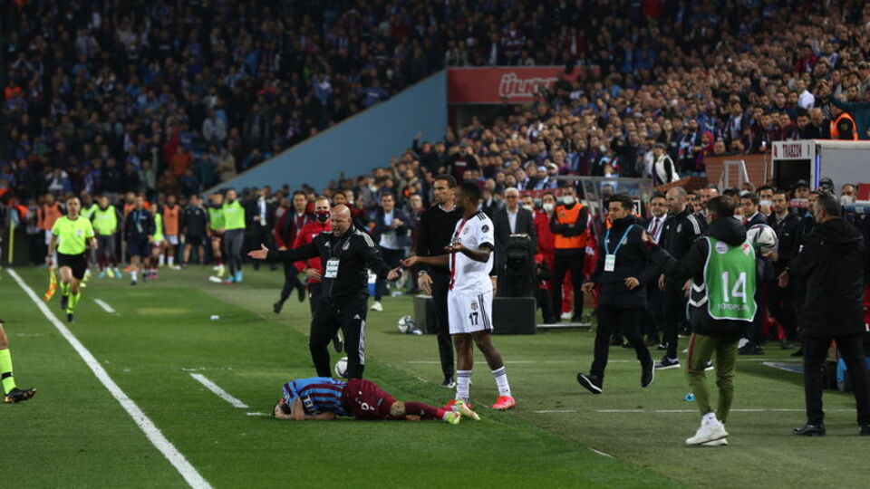 Cyle Larin'e 1 maç ceza!