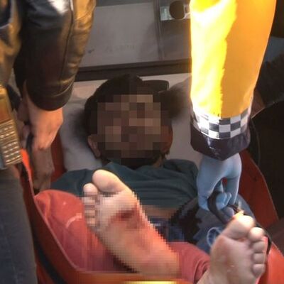 Evinde saldırıya uğradı! Banyoya saklandı!