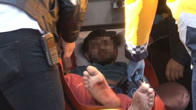 Evinde saldırıya uğradı! Banyoya saklandı!