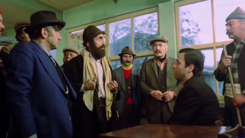 Üç Kağıtçı oyuncuları ve konusu