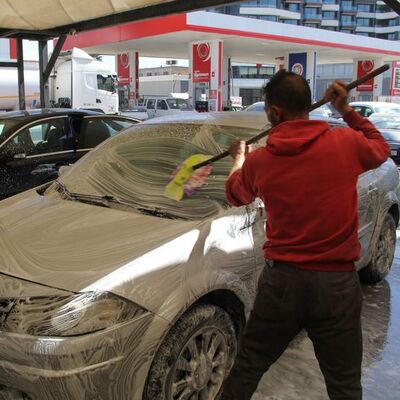 Oto yıkamacılar doldu taştı! O kente çamur yağdı!