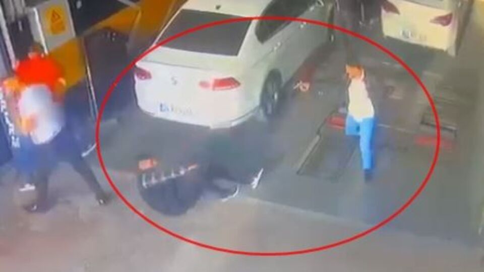 O anlar kamerada! İş yerinde dehşet!