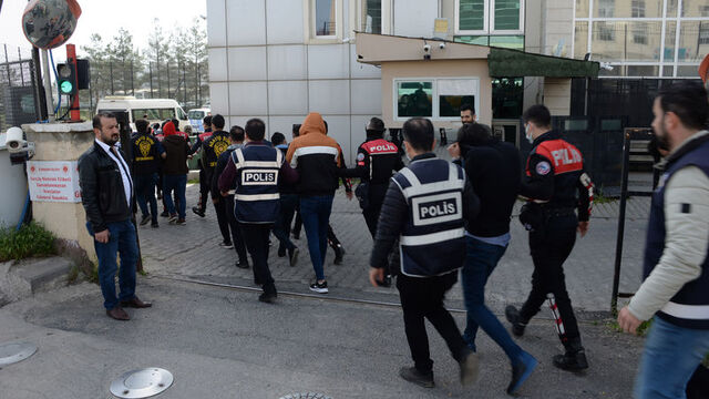 İstanbul'da ByLock operasyonu! 20 gözaltı