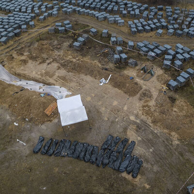 Ukrayna: Buça'daki toplu mezardan çıkan 40 ceset sivillere ait