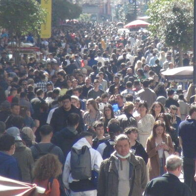 İstiklal Caddesi'nde 'maskesiz' normalleşme
