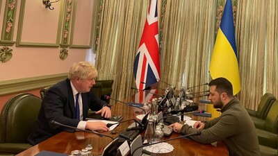 Boris Johnson Kiev'de Zelenskiy ile bir araya geldi