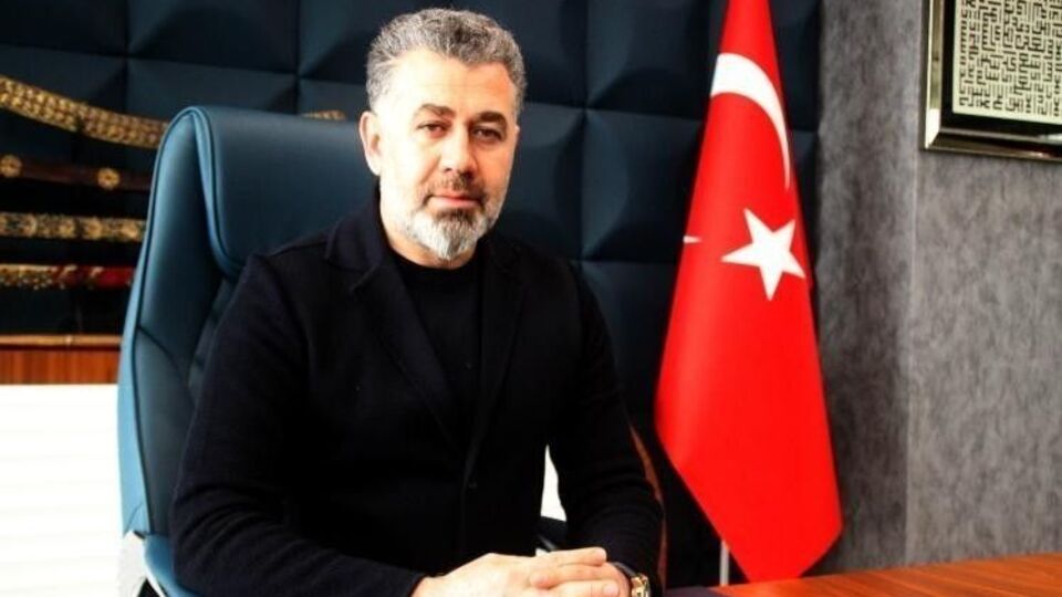 İstifa eden belediye meclis üyesine yumruklu saldırı!