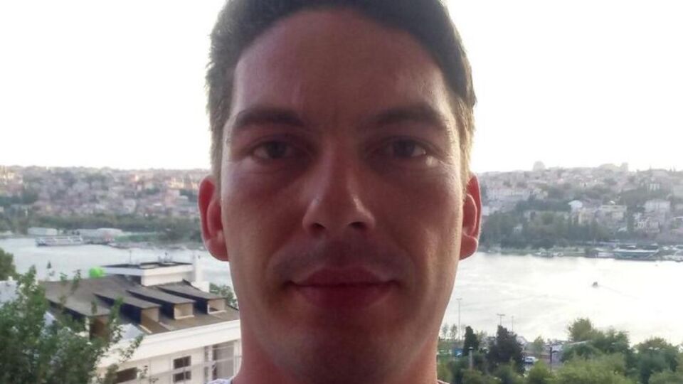 Oğlunu satırla öldürdü