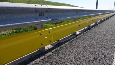 Motosiklet dostu bariyerler için önemli adım