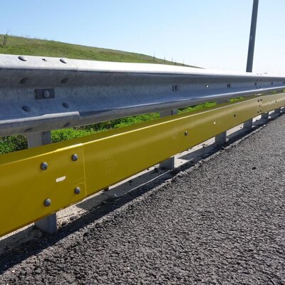 Motosiklet dostu bariyerler için önemli adım