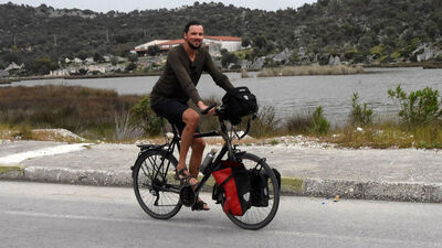 Bisikletle 11 ülke gezdi... Türkiye'ye ulaştı