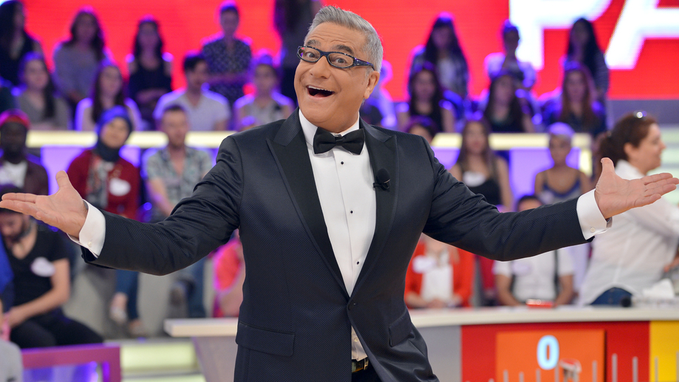 Mehmet Ali Erbil'den 'Çarkıfelek' müjdesi