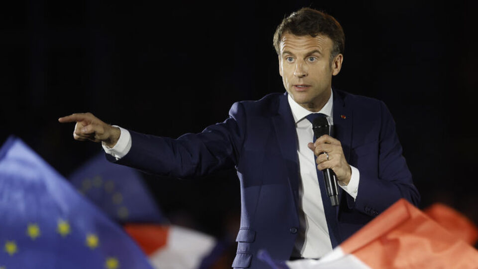 Macron: "Türkiye Batı'ya sırtını dönmemeli"