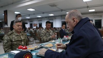 Cumhurbaşkanı Erdoğan'dan Mehmetçiğe sürpriz ziyaret