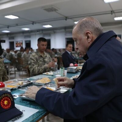 Cumhurbaşkanı Erdoğan'dan Mehmetçiğe sürpriz ziyaret