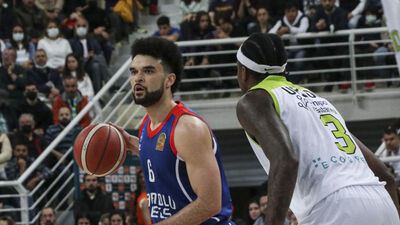 Anadolu Efes farklı kazandı