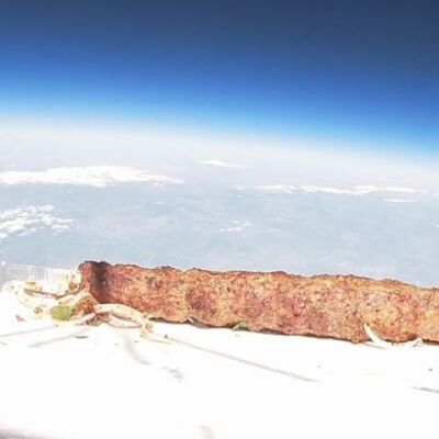 Helyumla uzaya kebap yolladı: 'Bizde böyle dedik' acılı yolladık