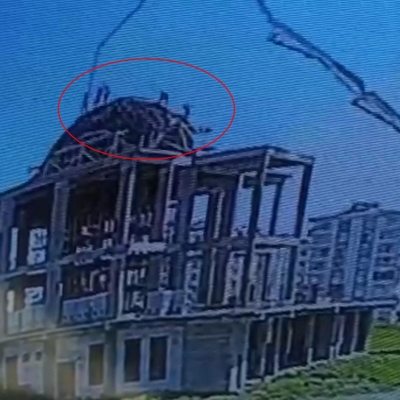 Cami inşaatında iskele çöktü! Çok sayıda yaralı var