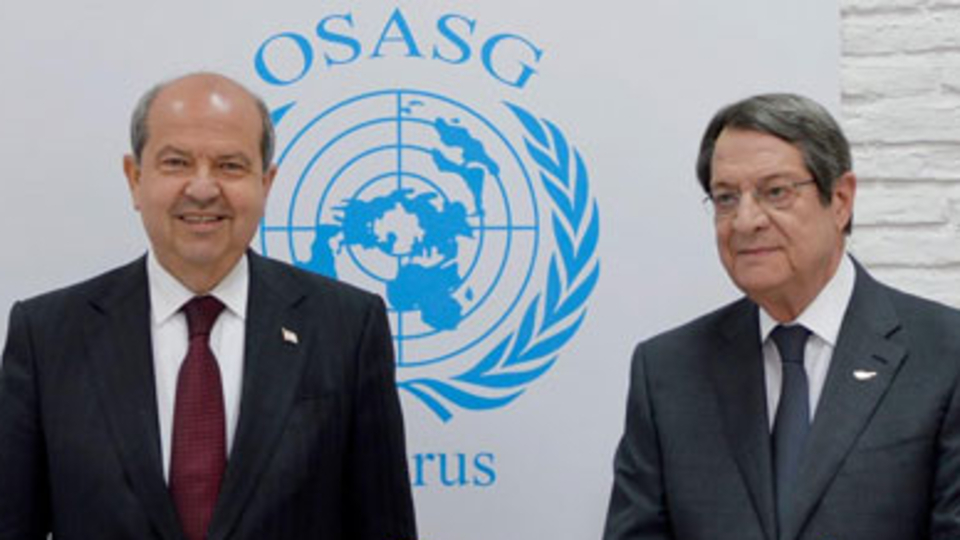 Tatar ve Anastasiadis, ara bölgede bir araya geldi