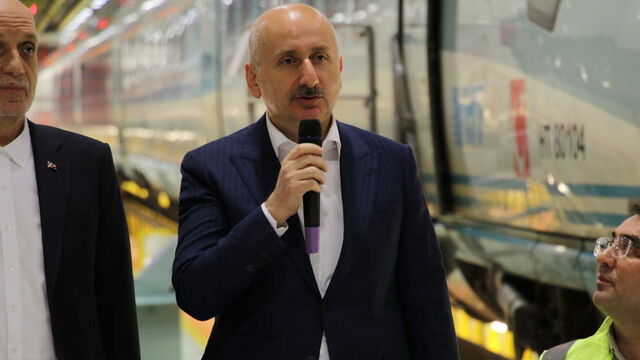 Bakan Karaismailoğlu, Ankara-Sivas YHT hattı için tarih verdi