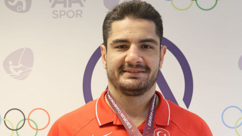 9. şampiyonluğu hocasına armağan etti