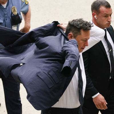 Twitter'ın tamamını istiyor