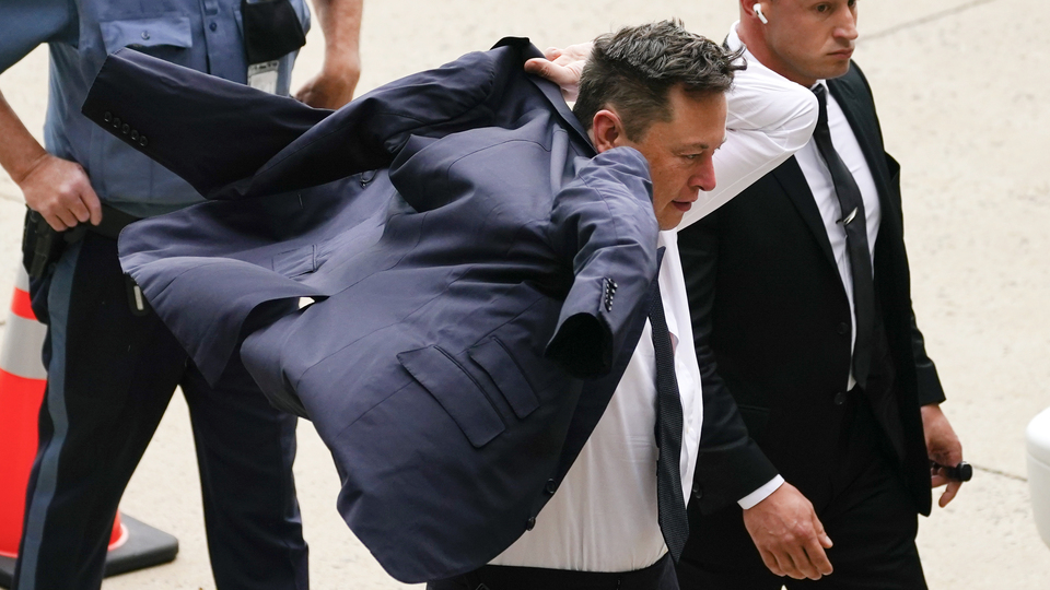 Twitter'ın tamamını istiyor