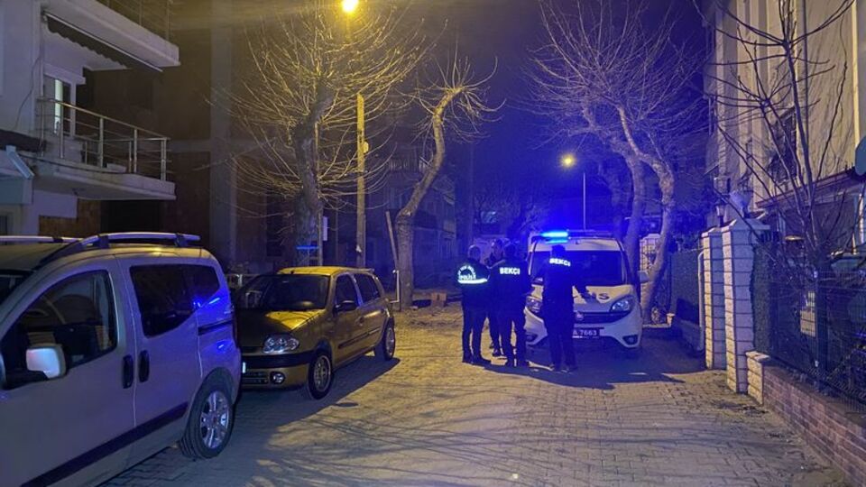 Alkollü koca, eşini göğsünden bıçakladı
