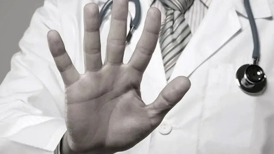 Sağlık çalışanı, tehdit eden hasta yakınıyla böyle uzlaştı