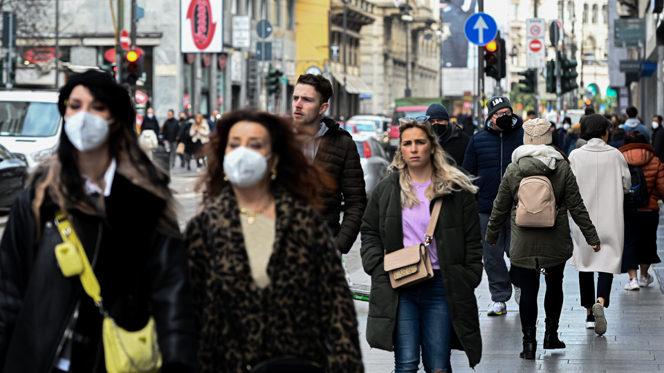 "Açık havada maskenin anlamı kalmadı"