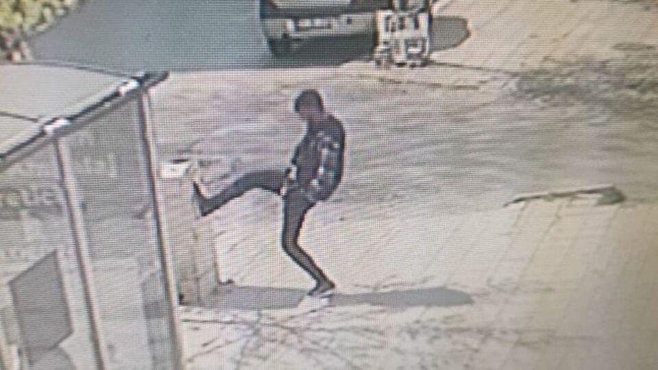 Elektrik panosuna tekme! Neden?