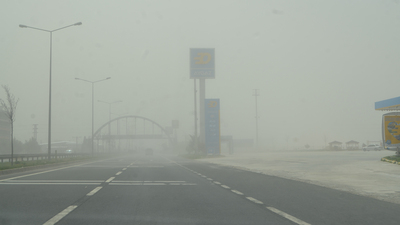 Kum fırtınası nedeniyle kara yolu kapatıldı!